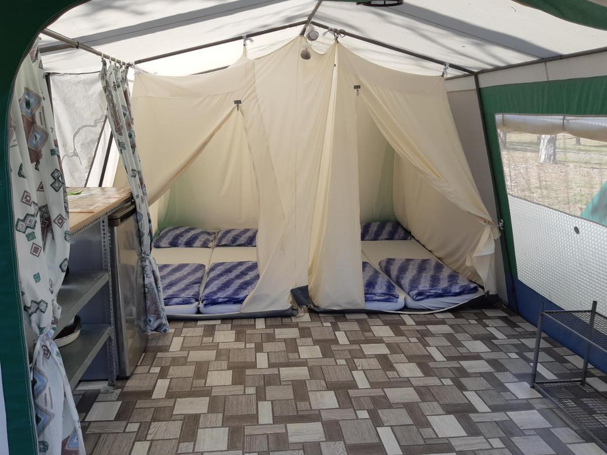 Hotel Camping Planik à Ražanac Extérieur photo