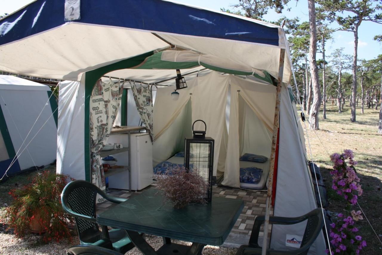 Hotel Camping Planik à Ražanac Extérieur photo
