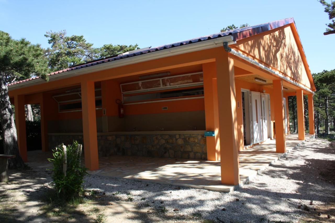 Hotel Camping Planik à Ražanac Extérieur photo