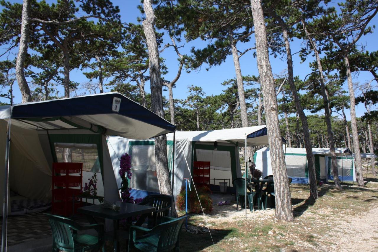 Hotel Camping Planik à Ražanac Extérieur photo
