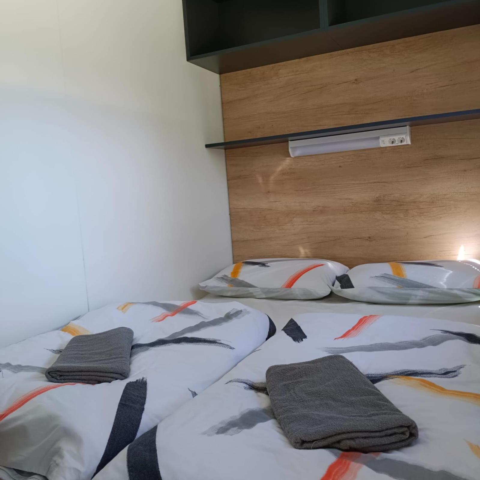 Hotel Camping Planik à Ražanac Extérieur photo