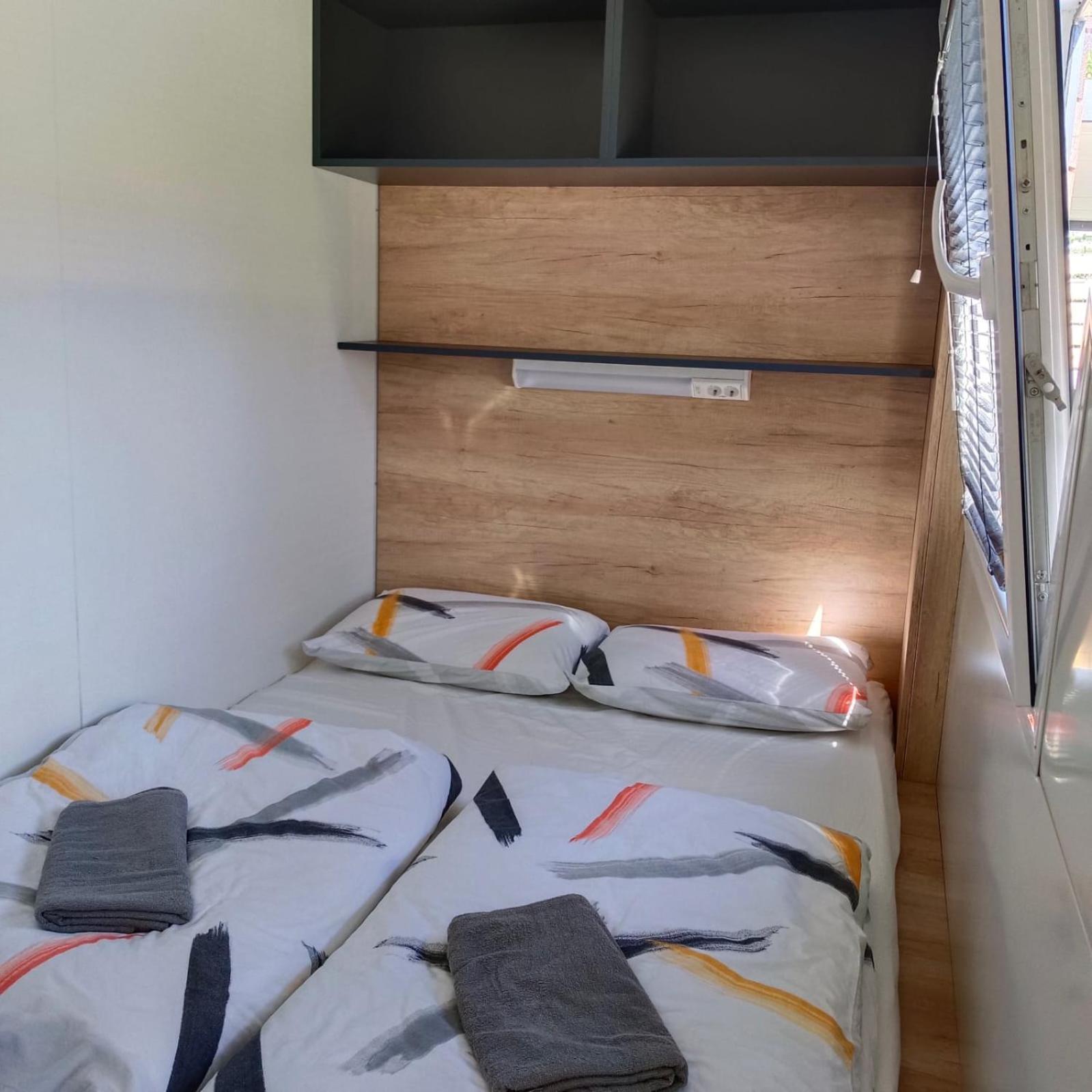 Hotel Camping Planik à Ražanac Extérieur photo