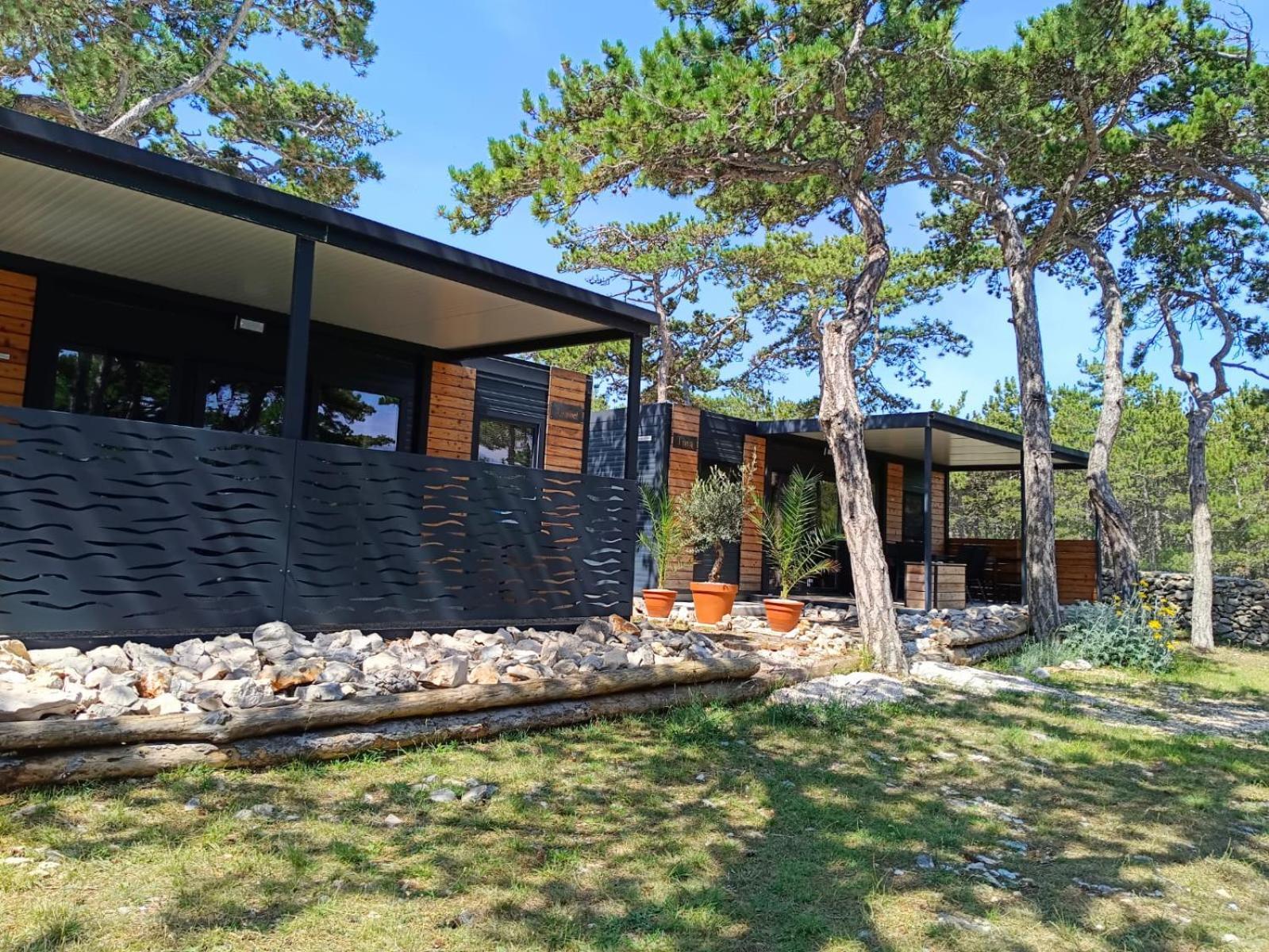 Hotel Camping Planik à Ražanac Extérieur photo