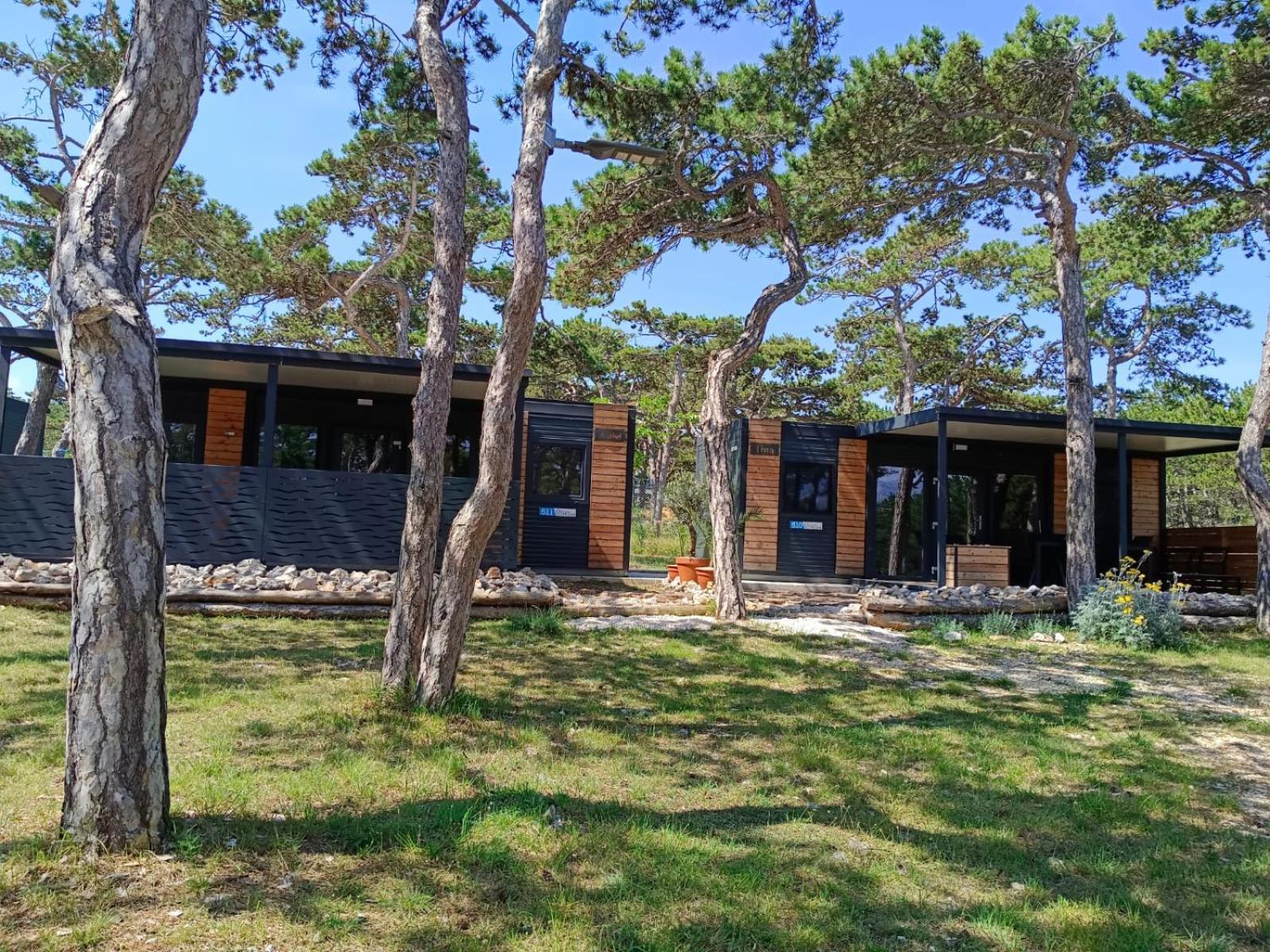 Hotel Camping Planik à Ražanac Extérieur photo